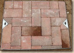 90° herringbone recess tray