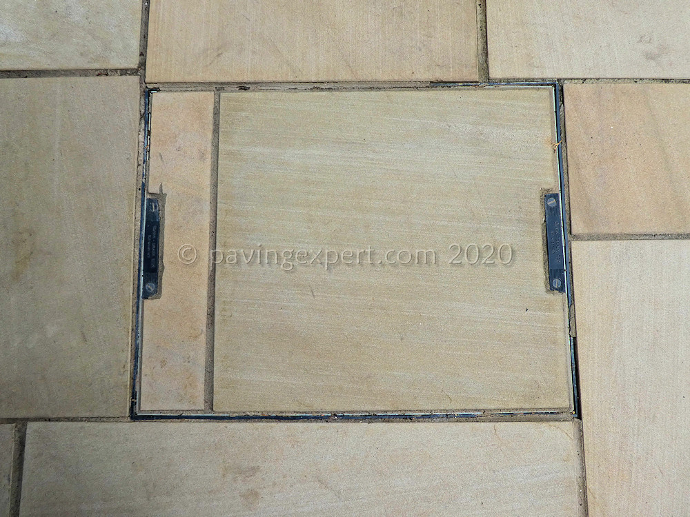 Recess Tray Cover with hidden handles
